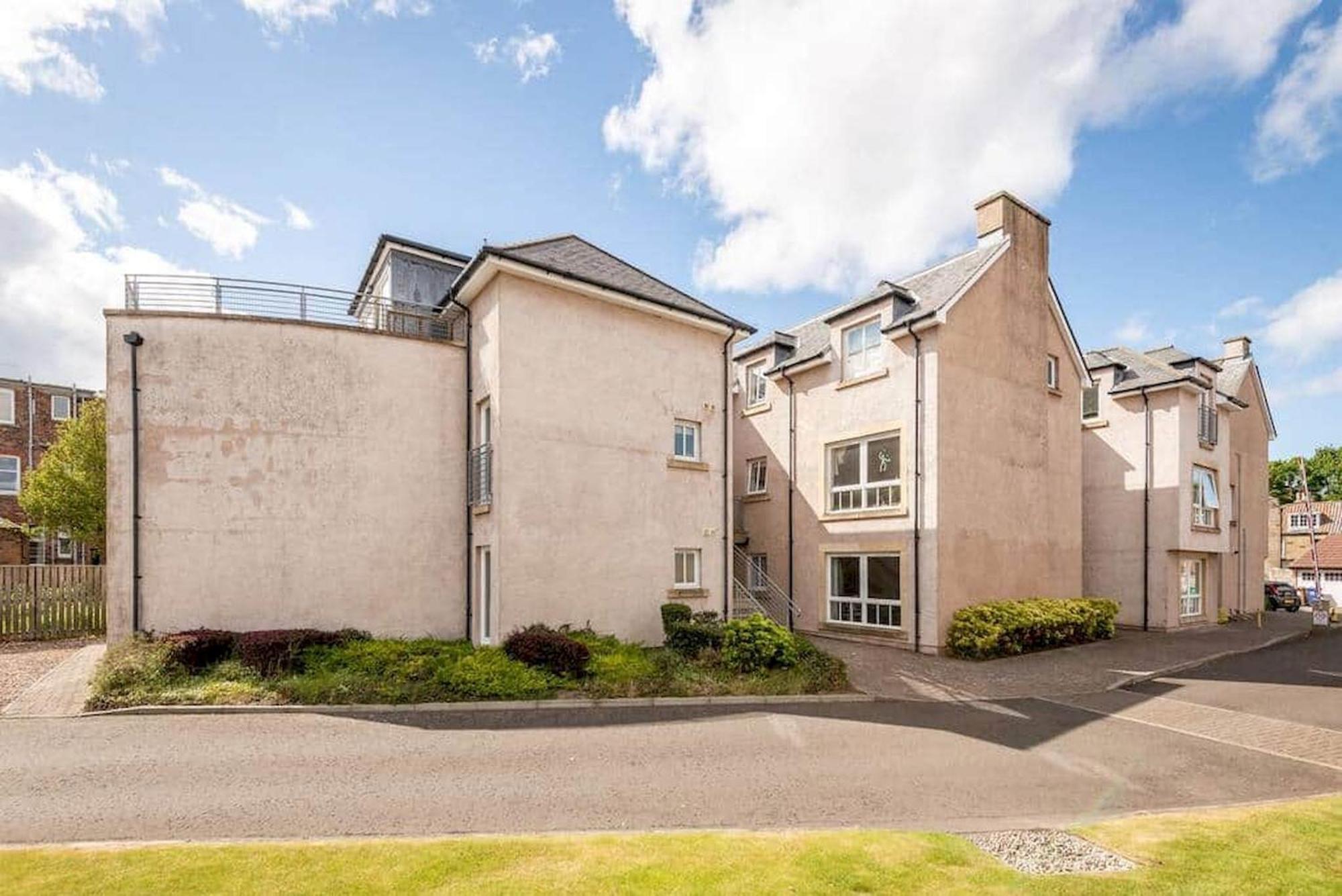 Southfield - No 14 Apartment *